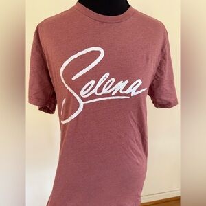Selena Tee
